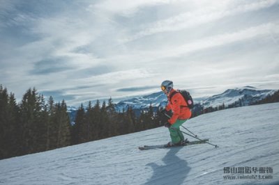 來看啦喂！教你如何選購滑雪服